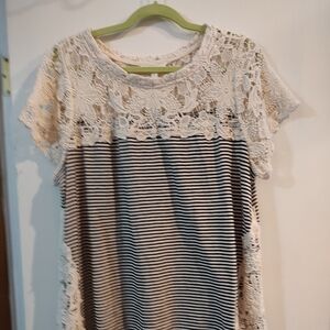 BNNU Cute Striped T-shirt With Lace Trim